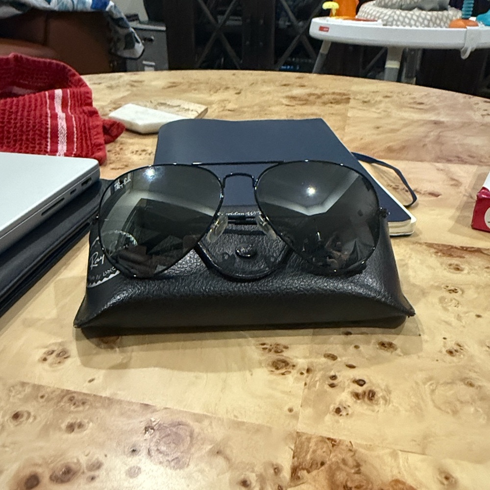 Ray-Ban Black Aviator Sunglasses